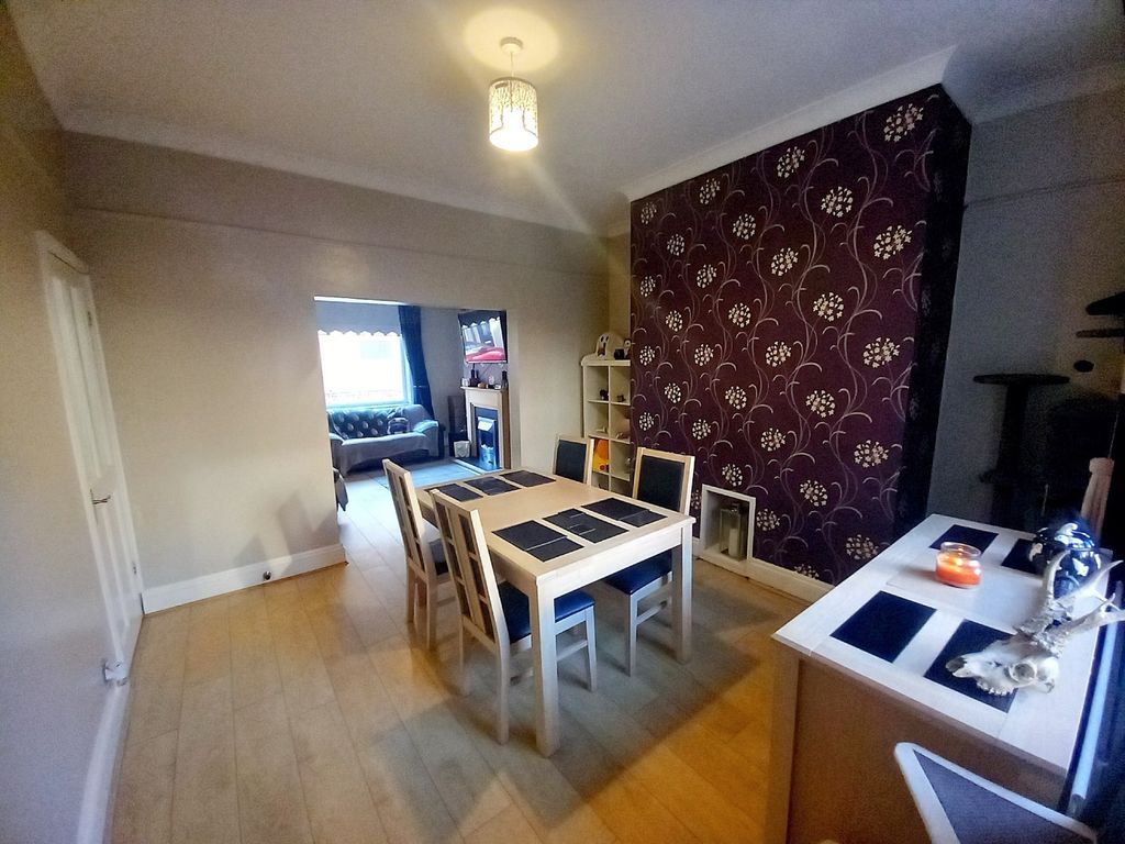 Property photo 3 of 14 Dining Room