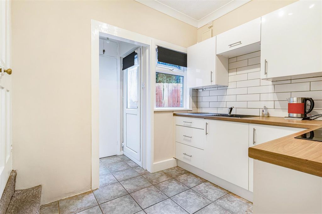 Property photo 2 of 15 8_65693-1.Jpg