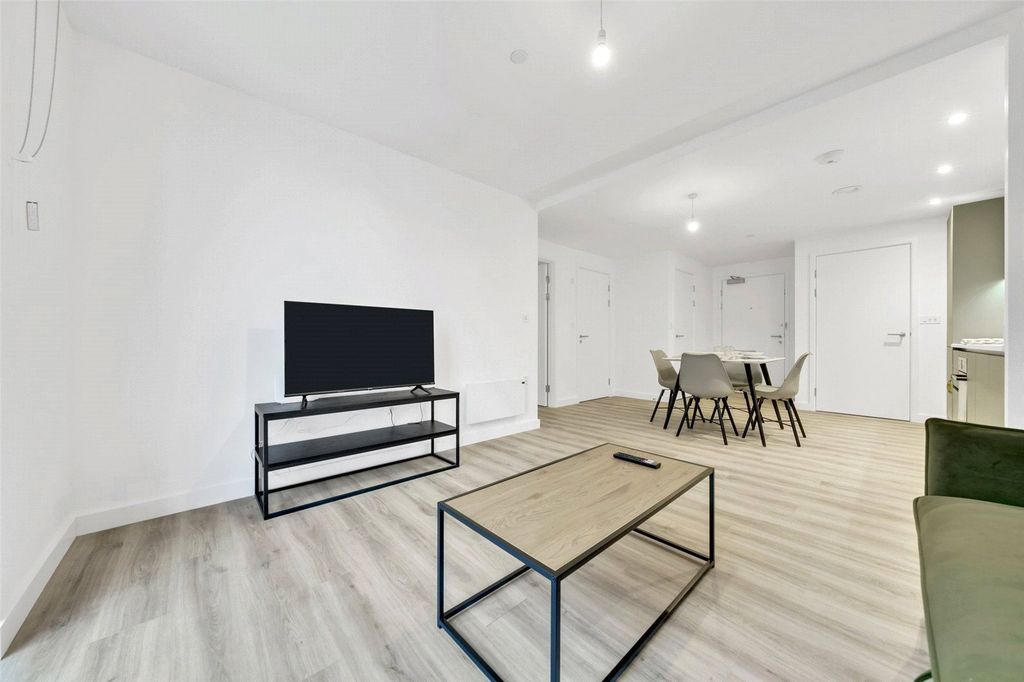 Property photo 3 of 8 Picture No. 10