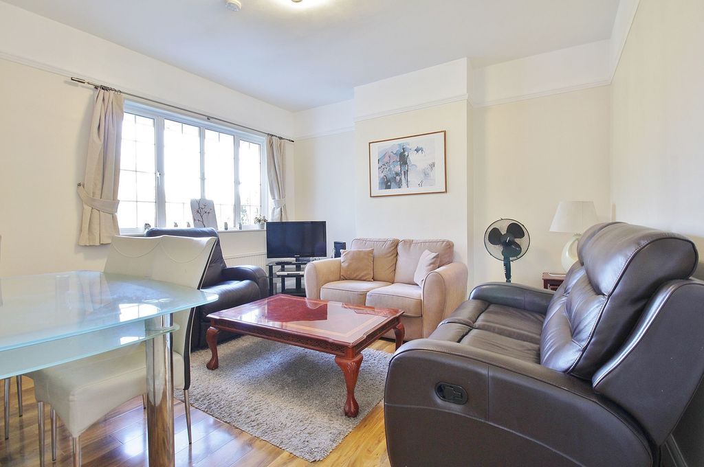 Property photo 2 of 9