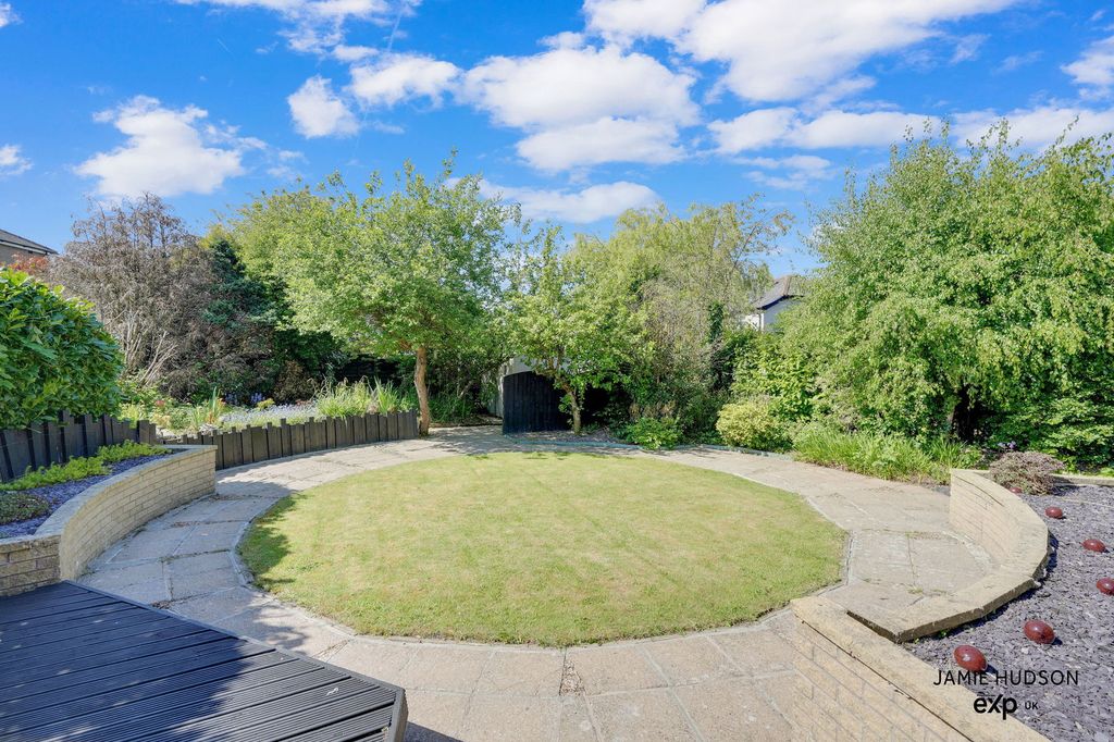 Property photo 2 of 26