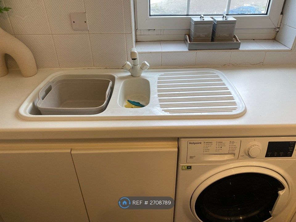 Property photo 3 of 12 Kitchen Sink