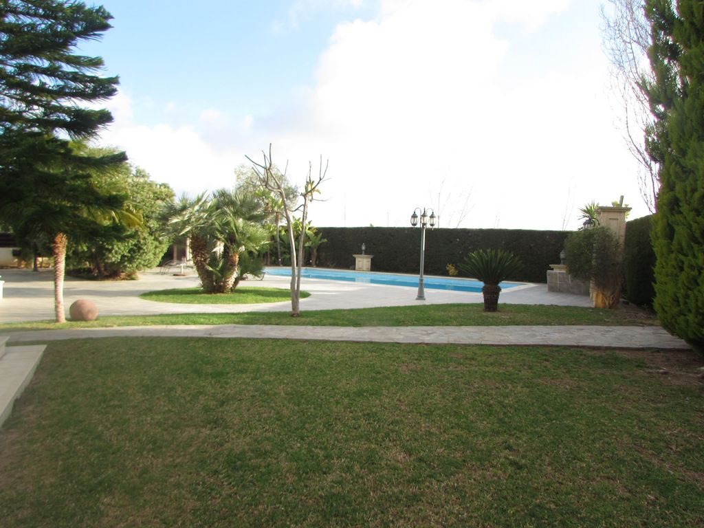 Property photo 3 of 19