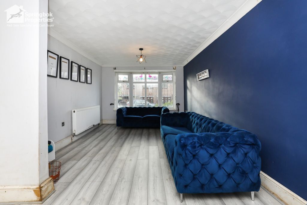 Property photo 3 of 16 Image 2