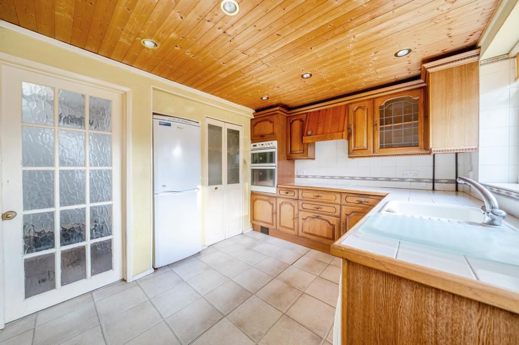 Property photo 2 of 22 Kitchen