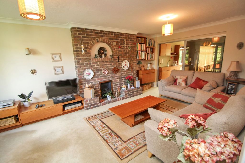 Property photo 3 of 17