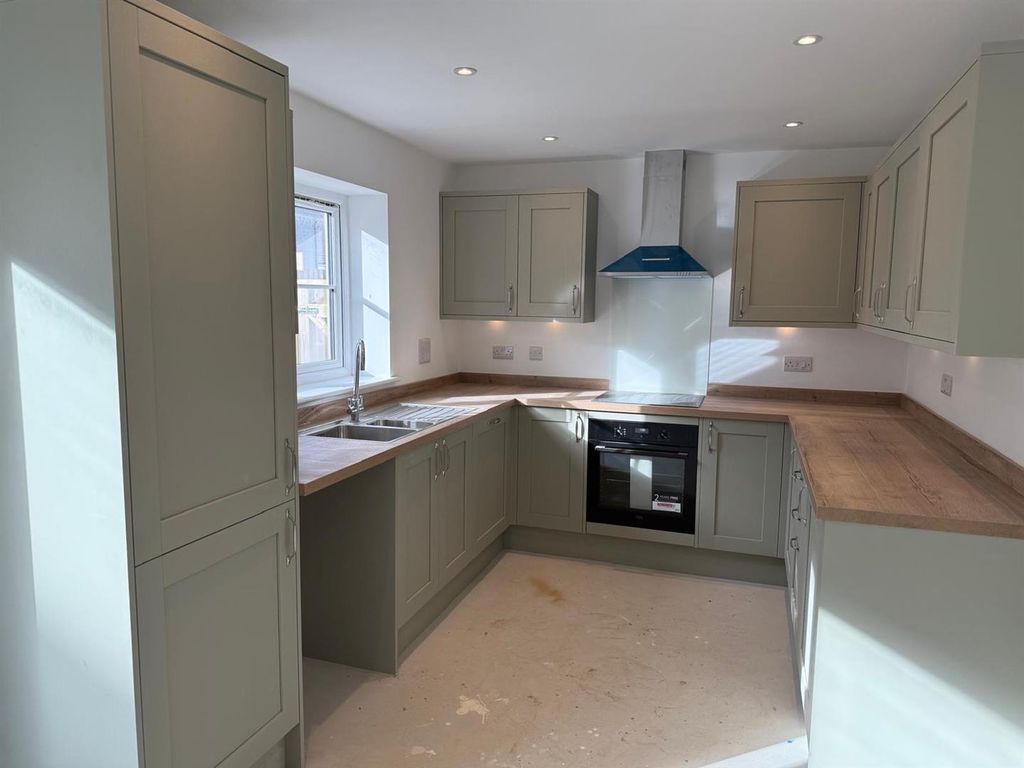 Property photo 2 of 13 Plot 364 Kitchen 1.Jpeg