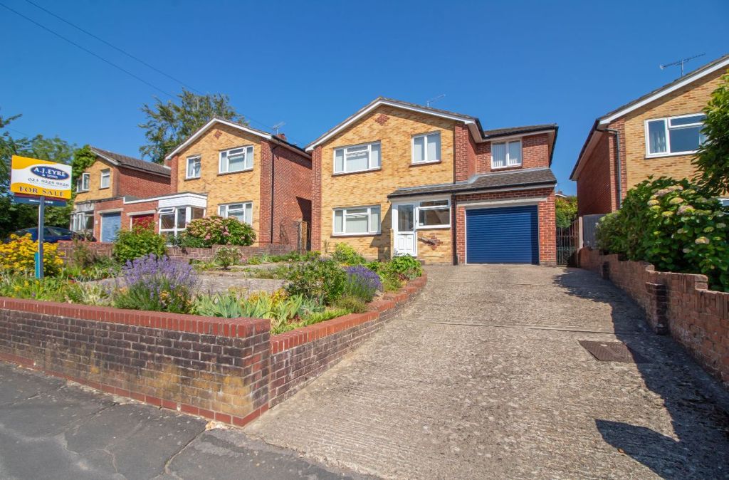 Property photo 1 of 32
