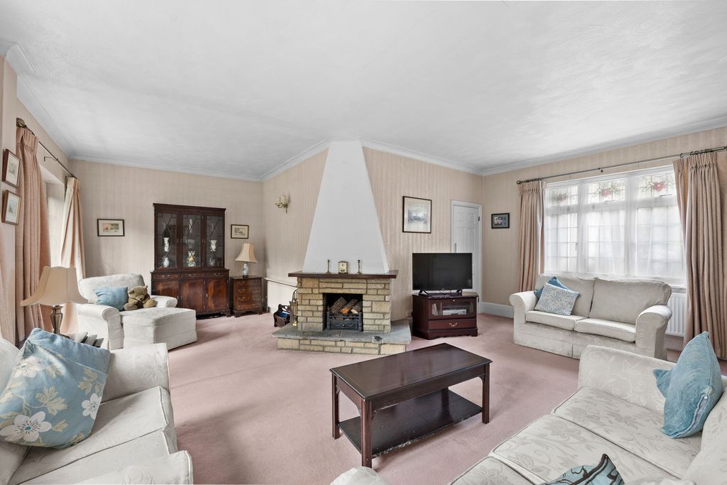 Property photo 2 of 22