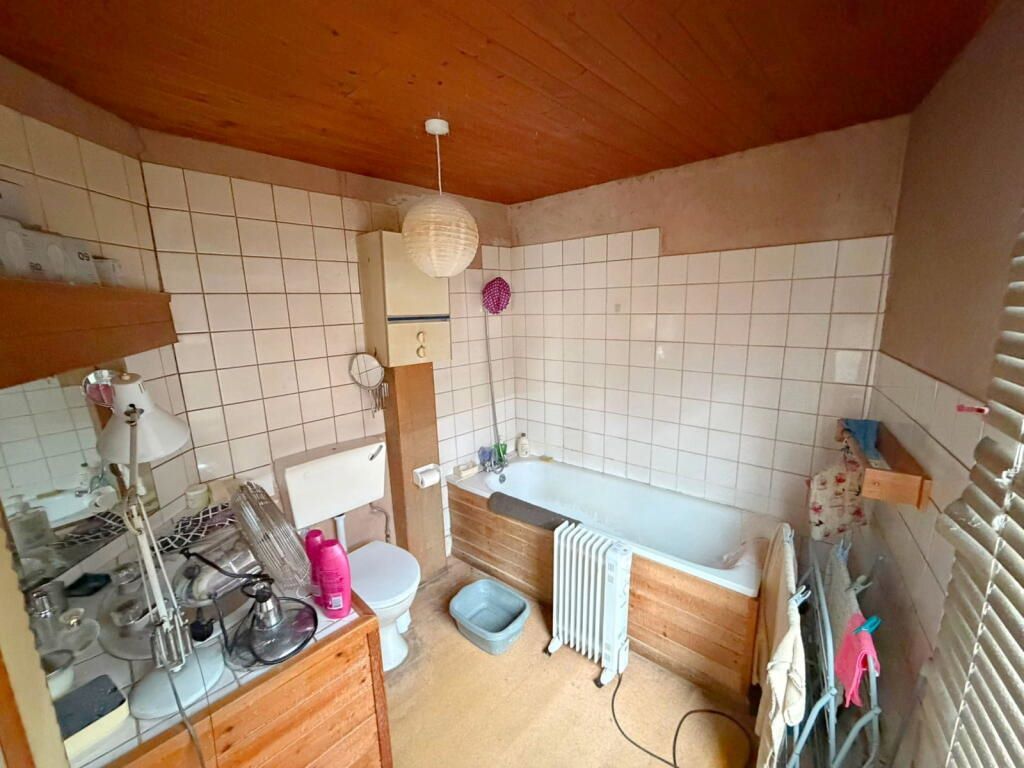 Property photo 3 of 6