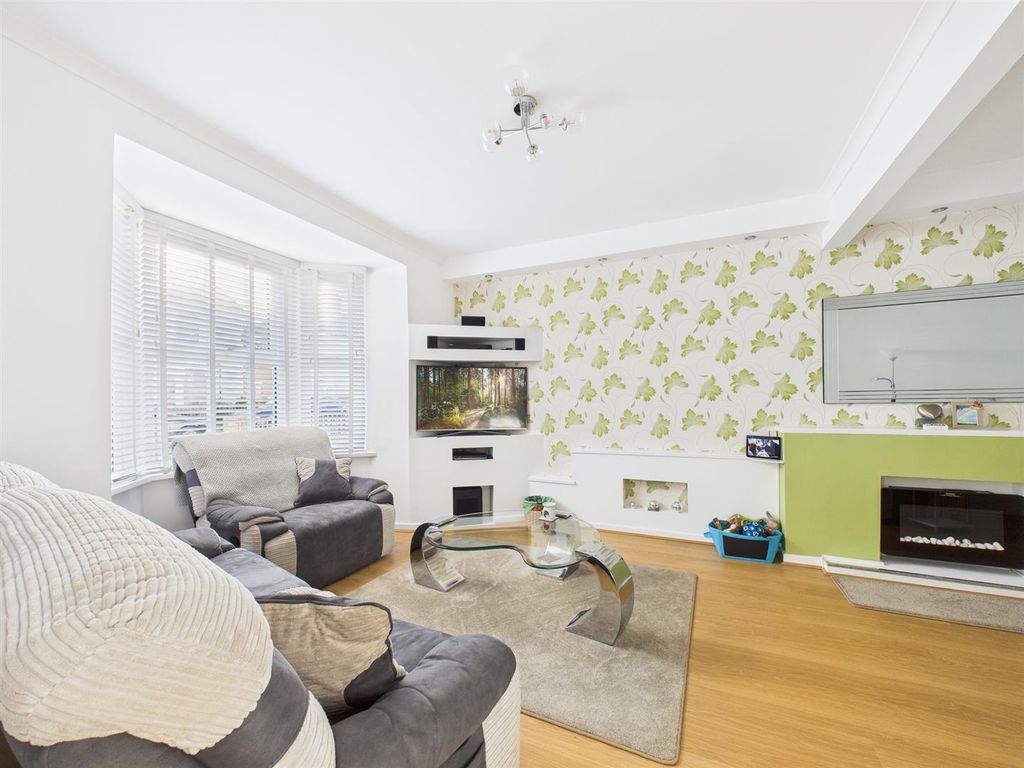 Property photo 3 of 19 Cam02295G0-Pr0354-Still001.Jpg