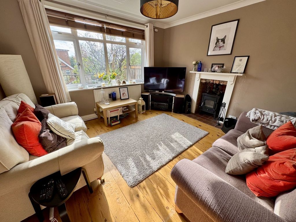 Property photo 3 of 25