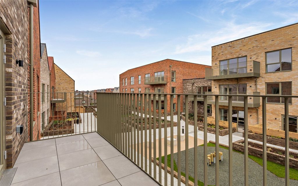 Property photo 2 of 12 Balcony