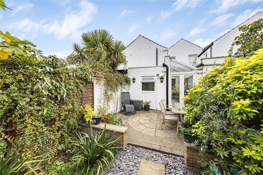 Additional image 19 of 2 bed terraced house for saleOrchard Road, Brentford TW8