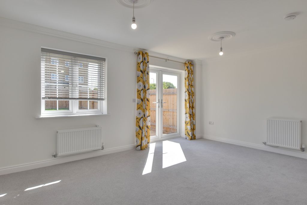 Property photo 2 of 16 Dsc_0100-Dsc_0102