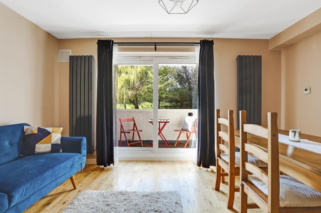 Property photo 2 of 18 15-Ccdcjhpropworld - Flat 10 Wells Park Court - 28