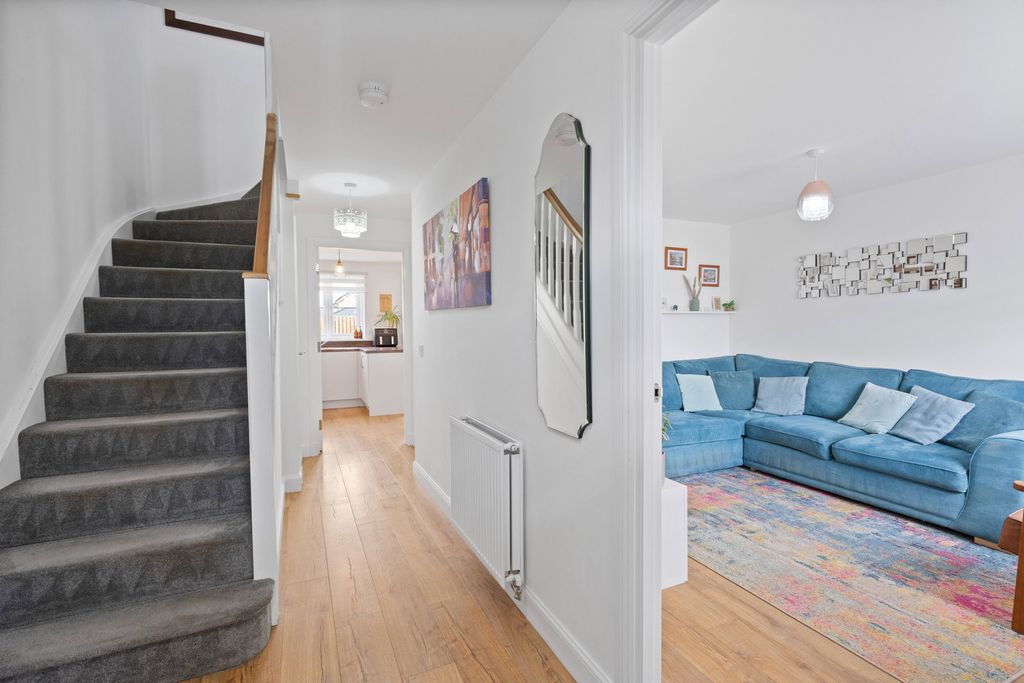 Property photo 2 of 30