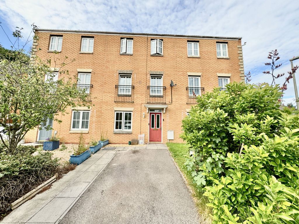 Property photo 1 of 33