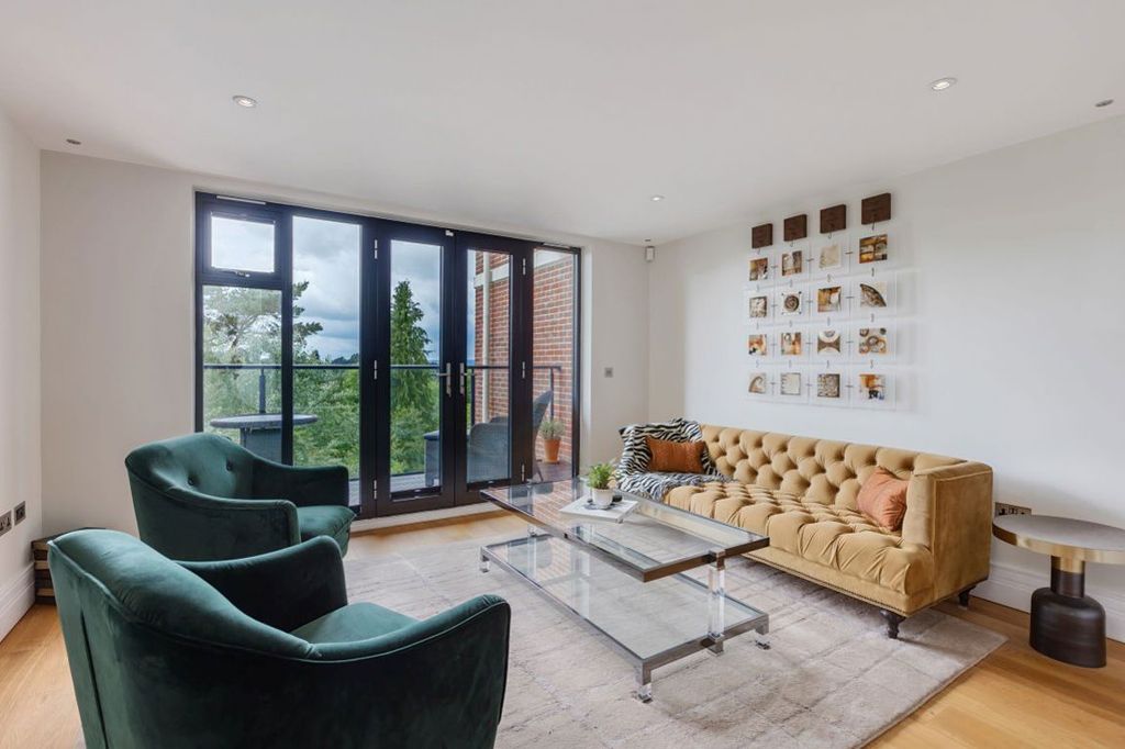 Additional image 5 of 2 bed flat to rentSouth Park, Sevenoaks TN13