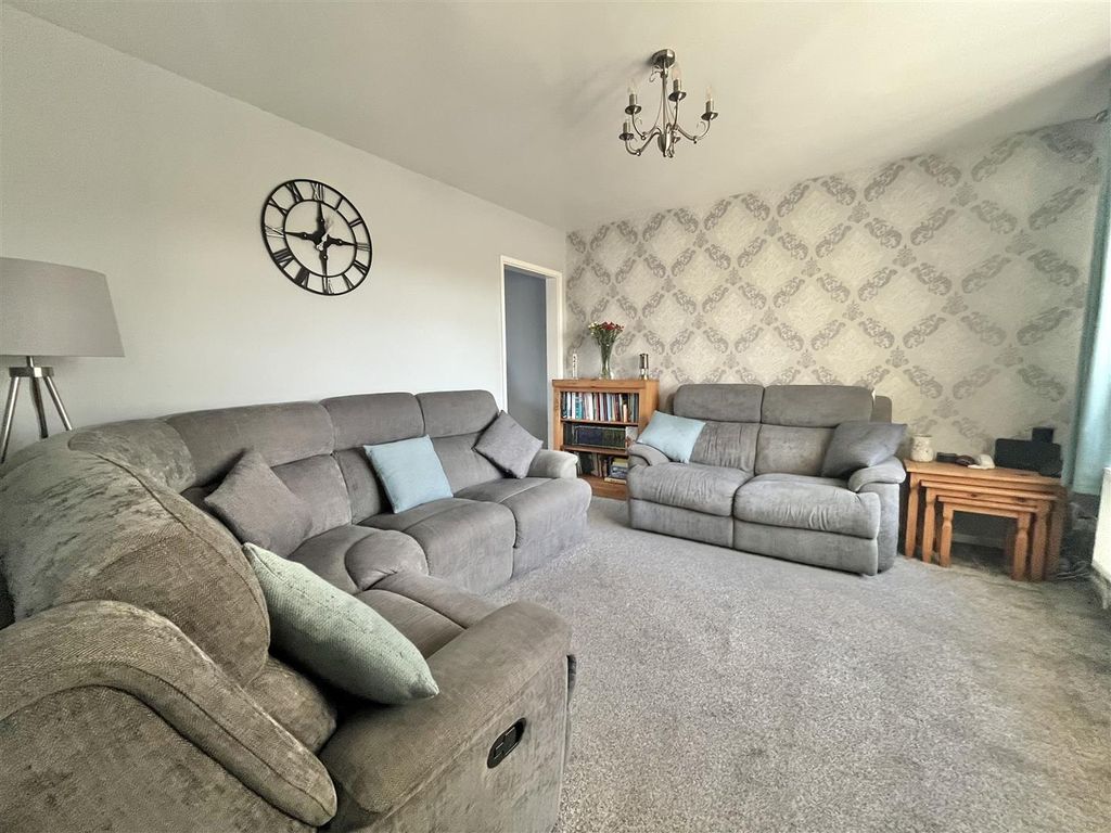 Property photo 2 of 26 Lounge