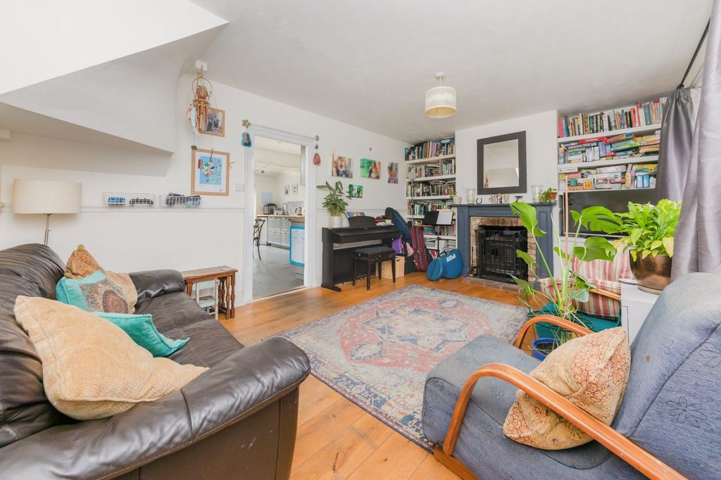 Property photo 3 of 18