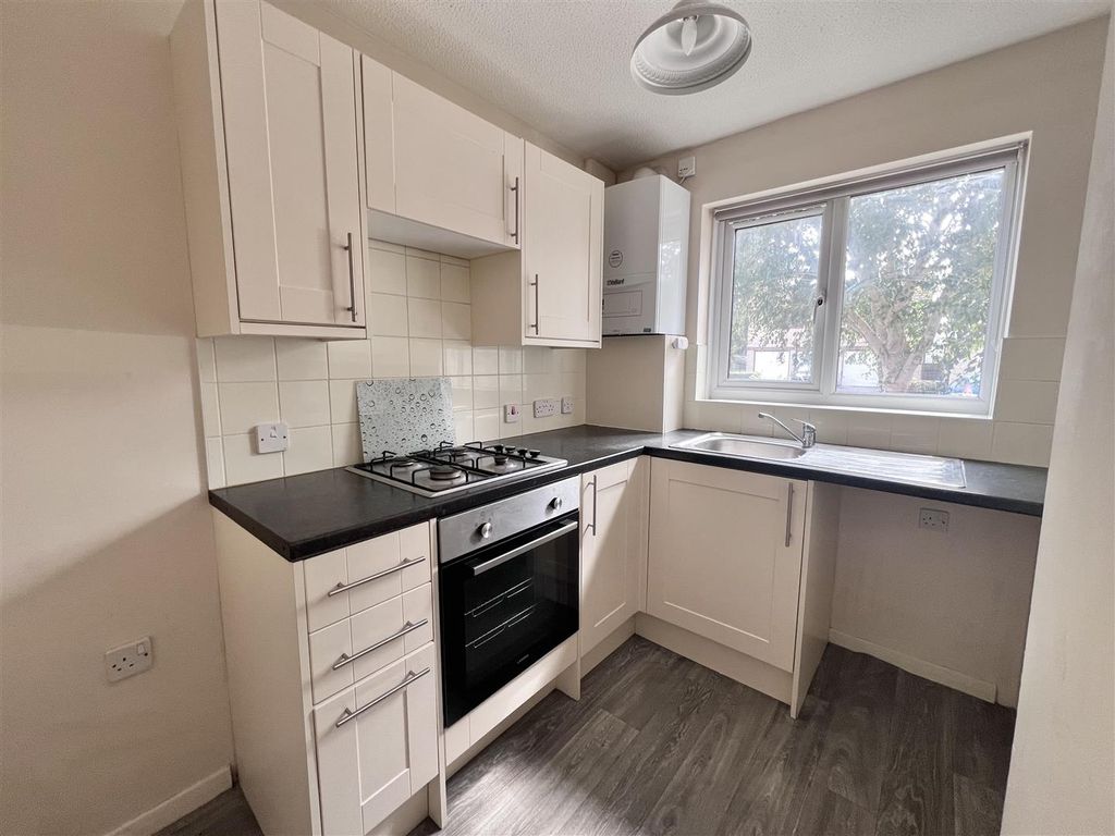 Property photo 2 of 18 Kitchen