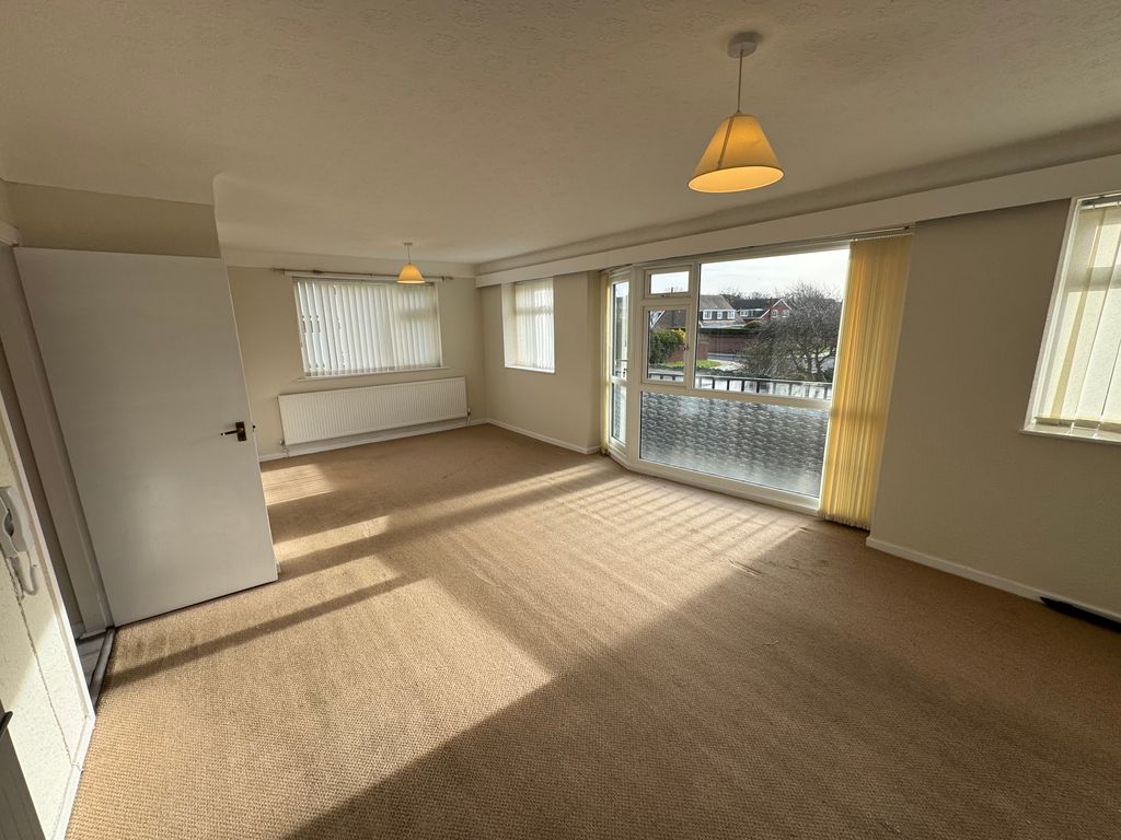 Property photo 3 of 14 Living Room