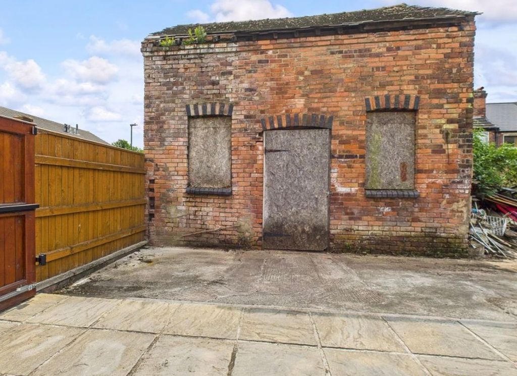 Property photo 2 of 28 Outbuilding