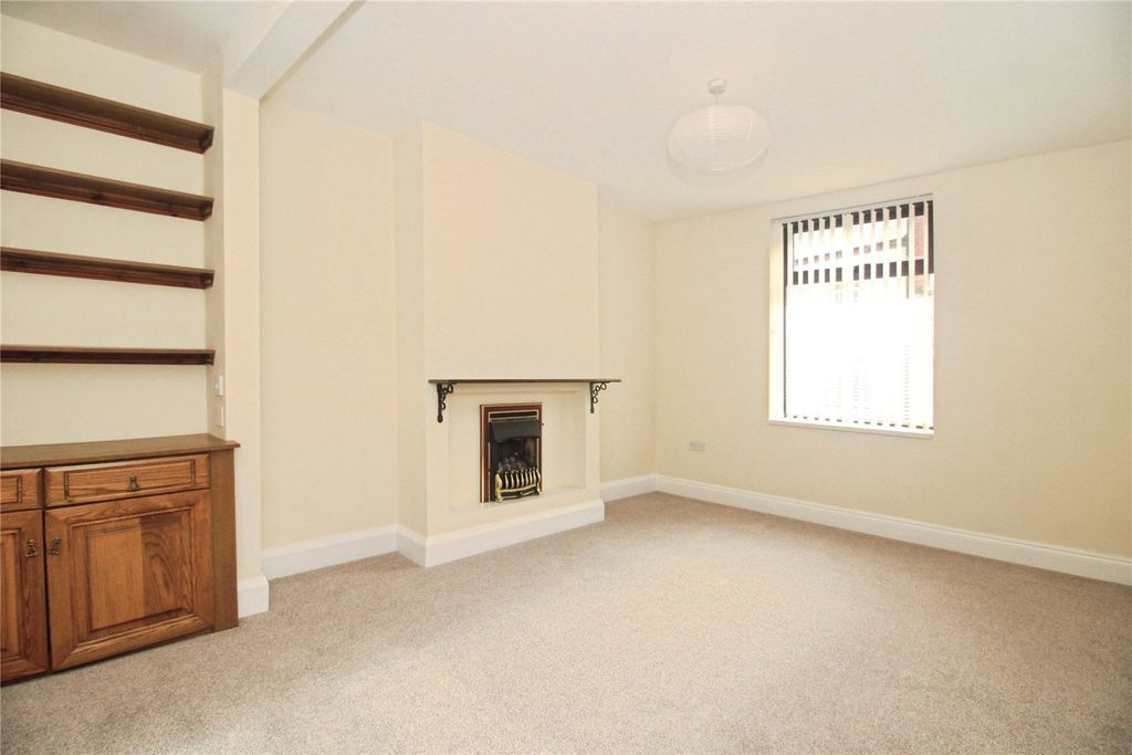 Property photo 3 of 13 Dining Room