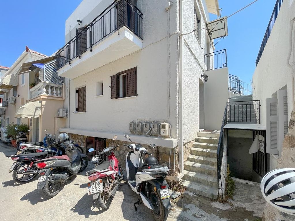 Property photo 1 of 7 Semi-Basement Apartment With Great Flexibility Of Use @ Clock Square, Spetses