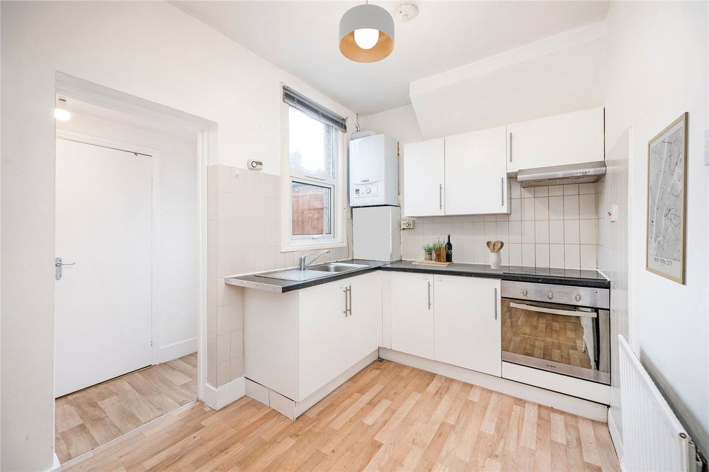 Property photo 3 of 7 Kitchen