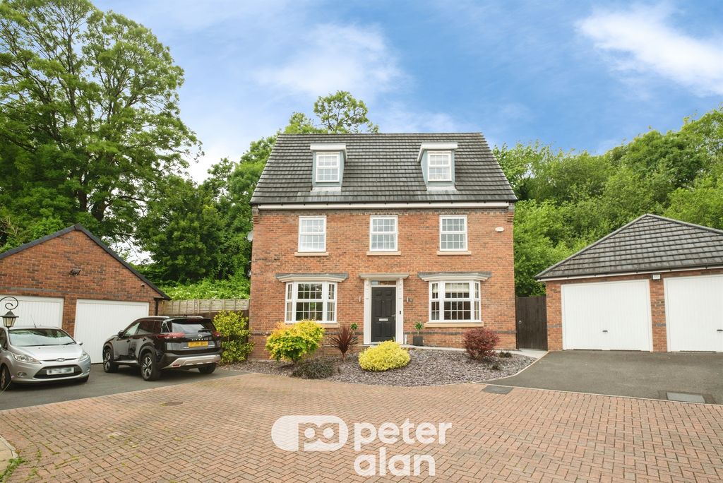 Property photo 1 of 28