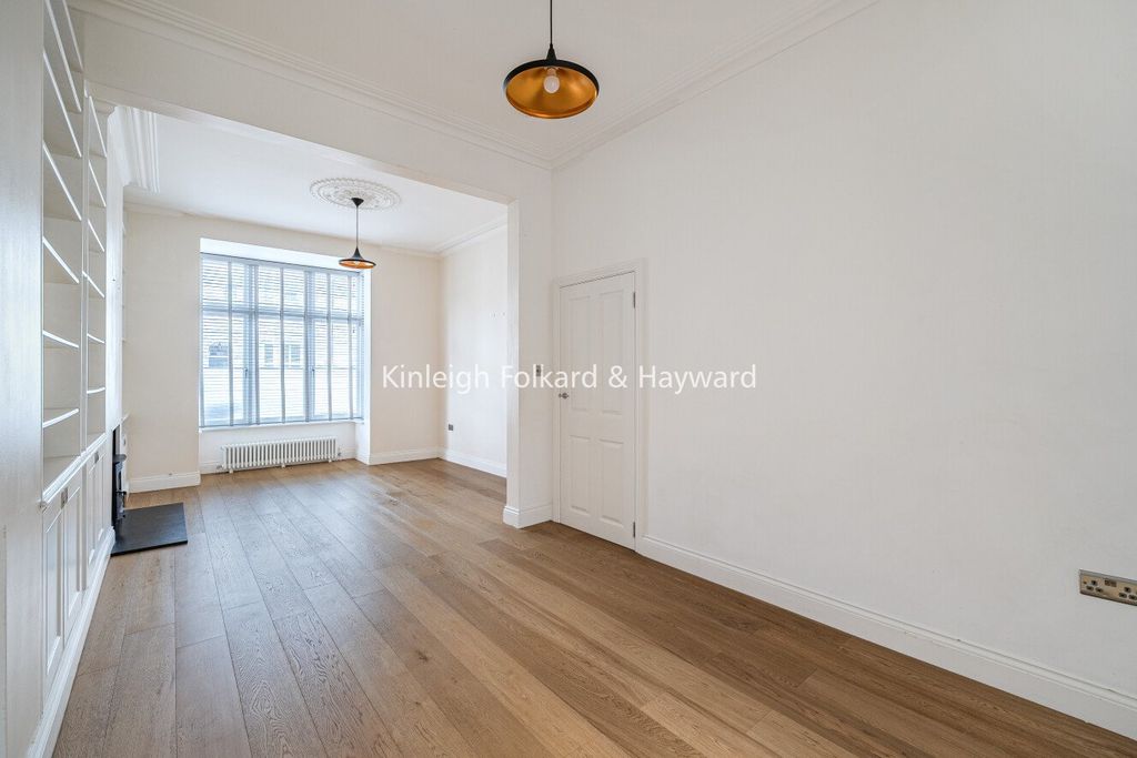 Property photo 2 of 19 Picture No. 03