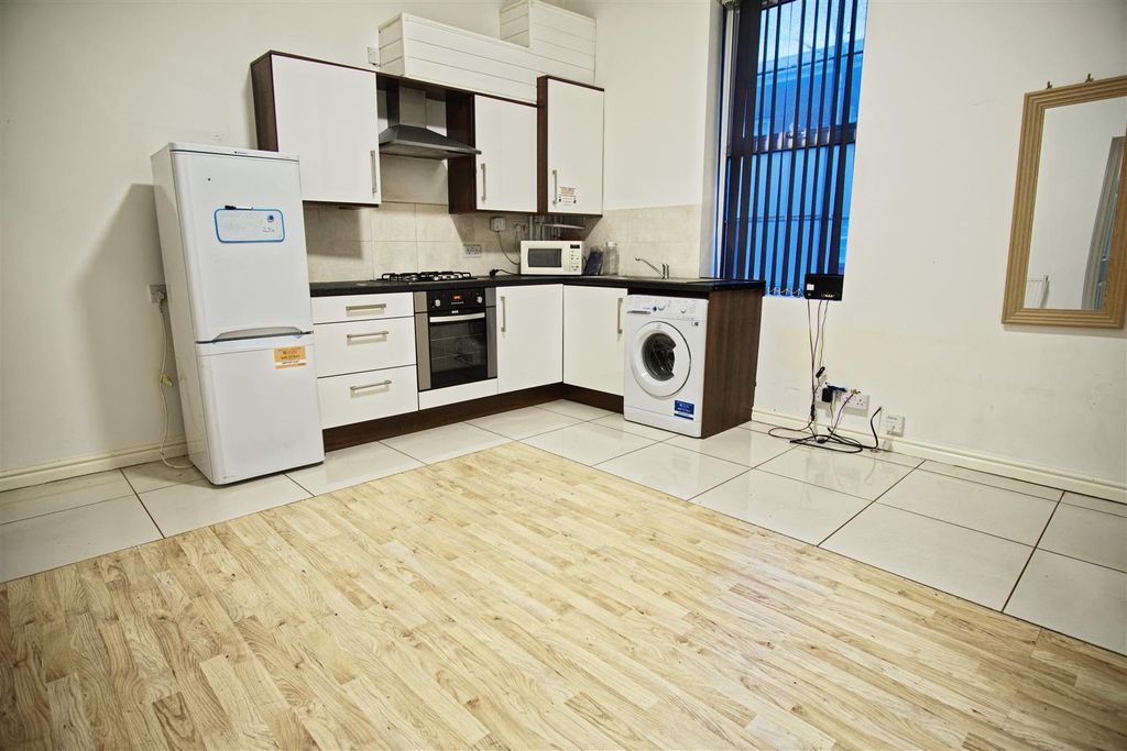 Property photo 2 of 5 Reception / Kitchen Area