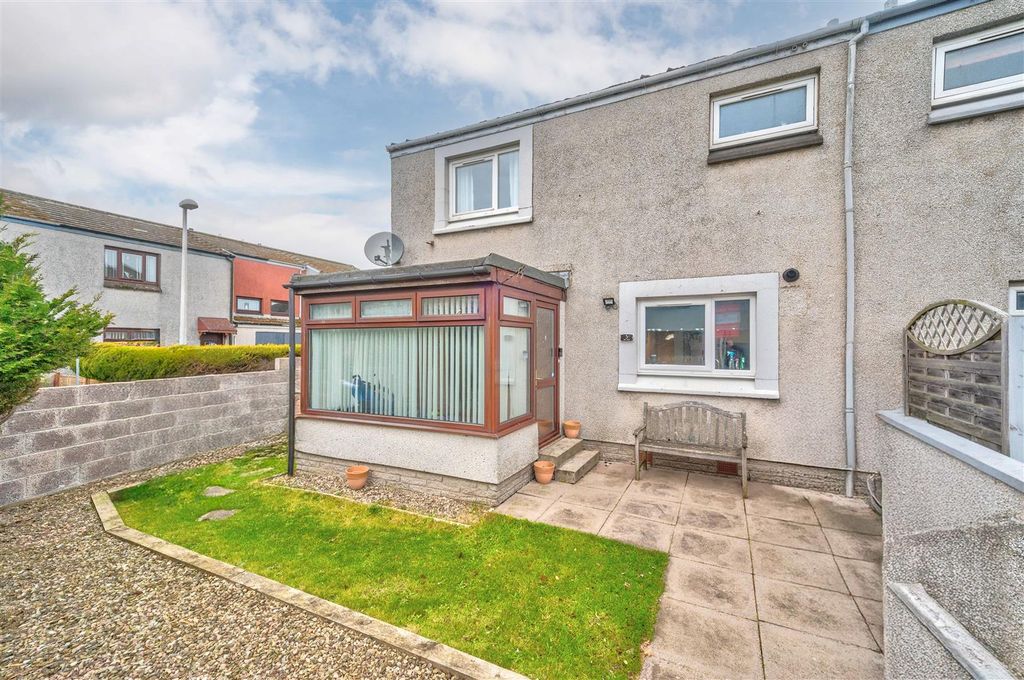 Property photo 1 of 18 5 Smieton Court Carnoustie-6.Jpg