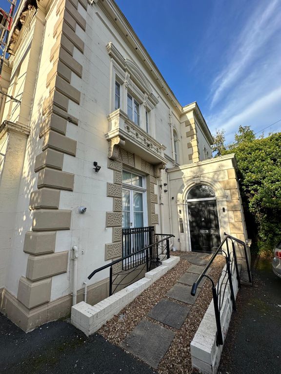 Property photo 1 of 8