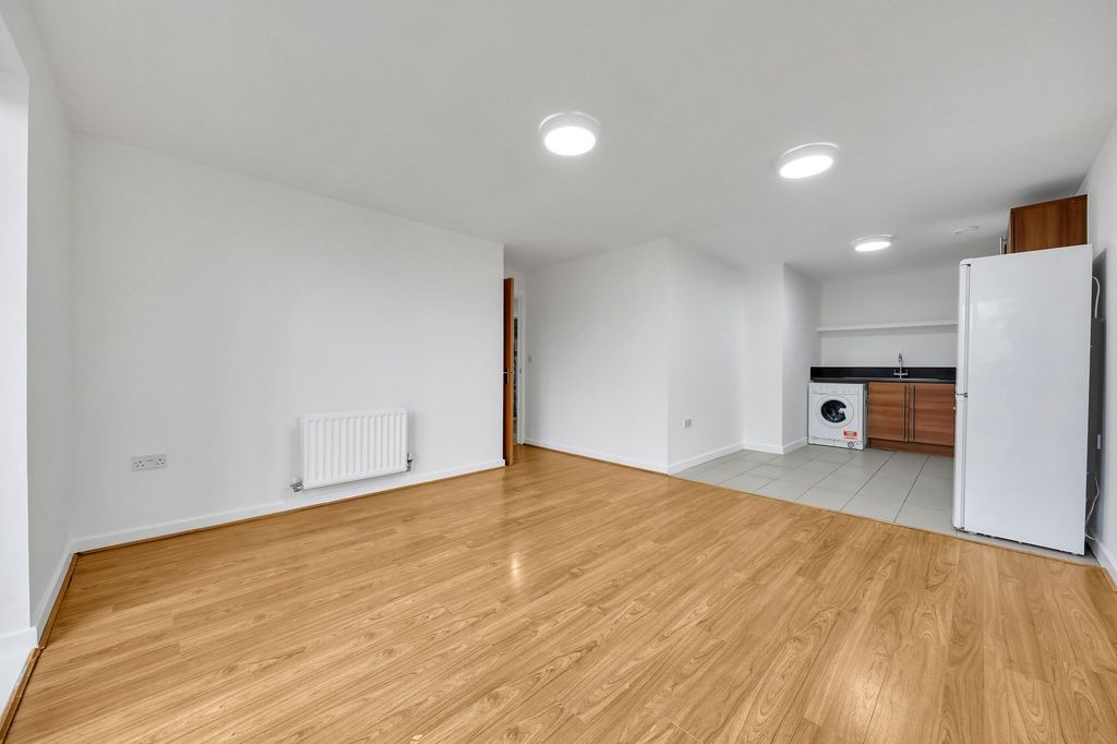 Property photo 3 of 24