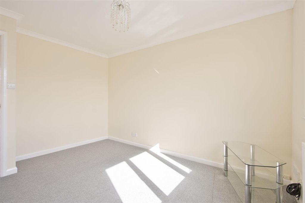 Property photo 3 of 10 Living Room