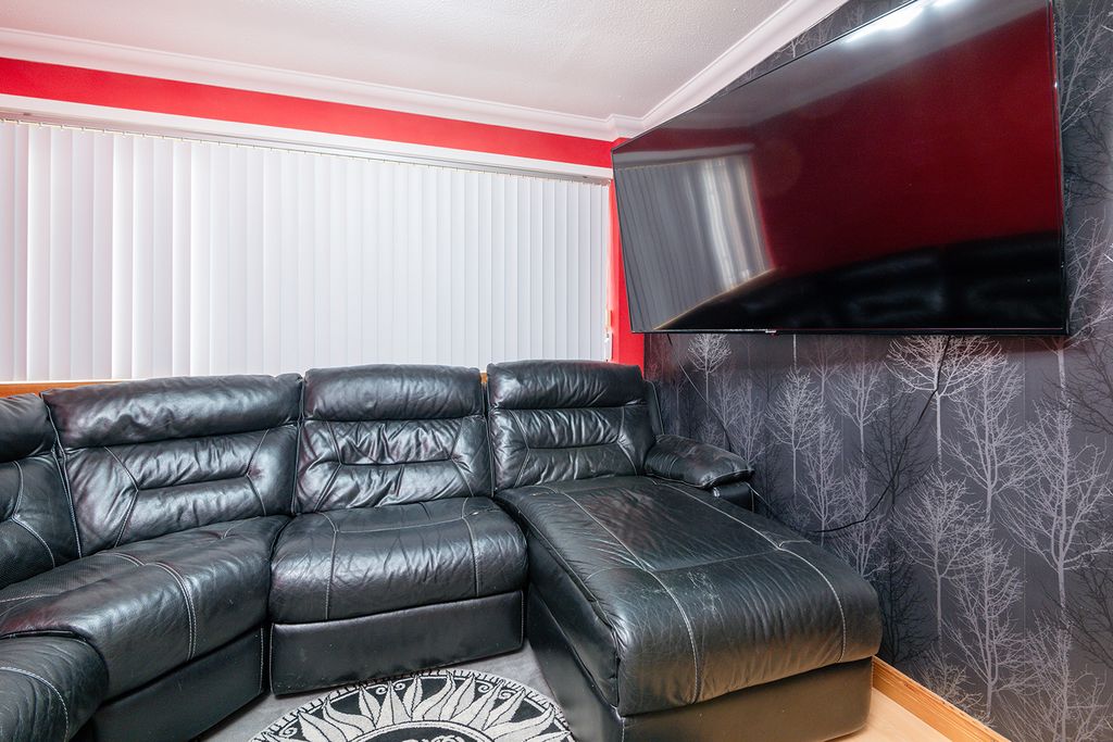 Property photo 3 of 24