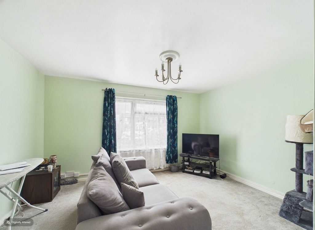 Property photo 3 of 7