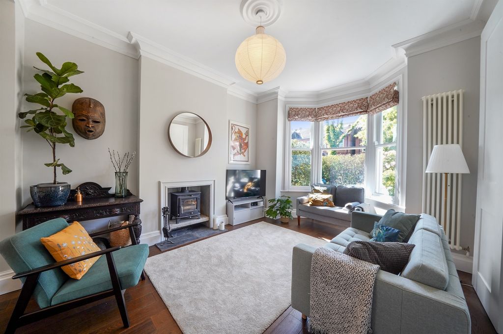 Property photo 2 of 19