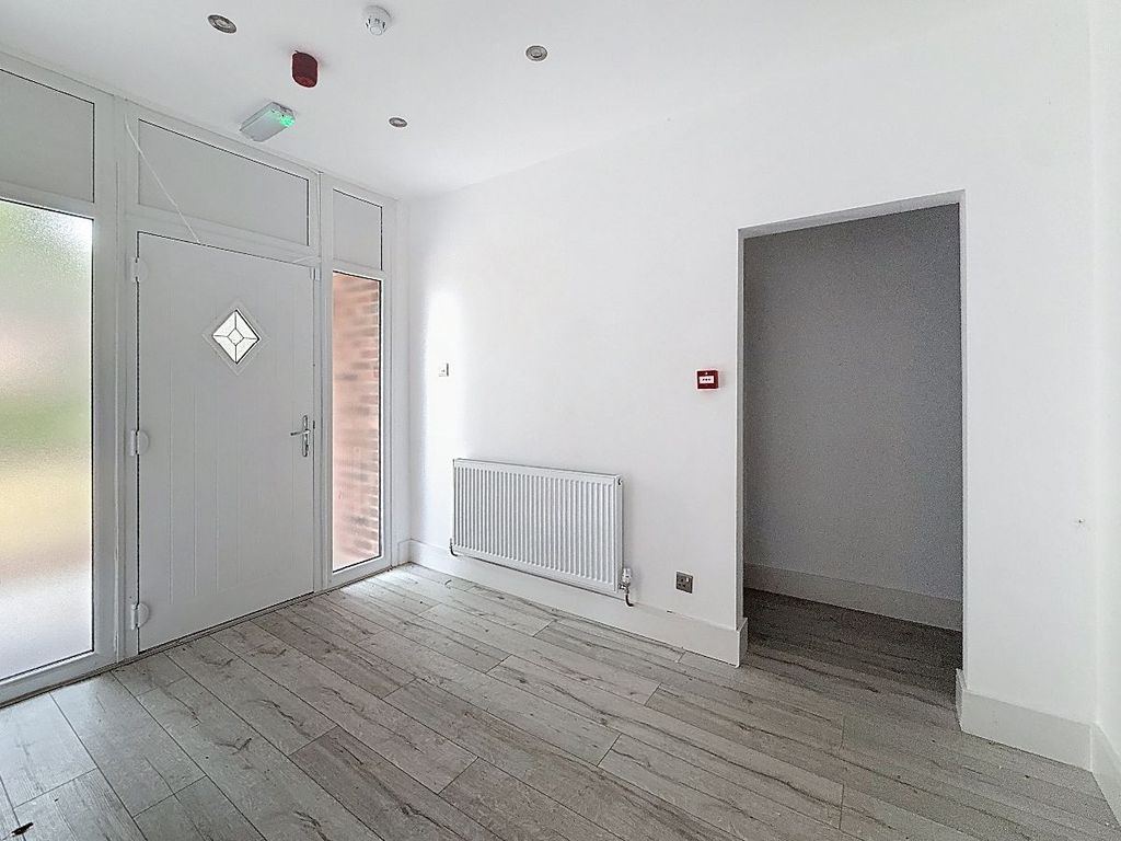 Property photo 2 of 30