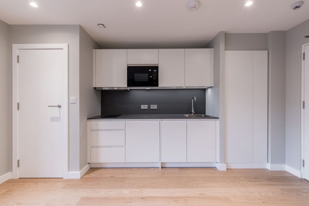 Property photo 3 of 14 Kitchen