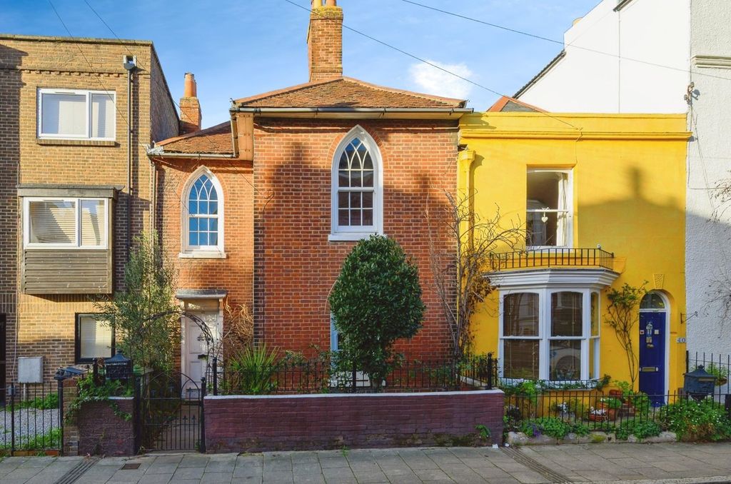 Property photo 1 of 18