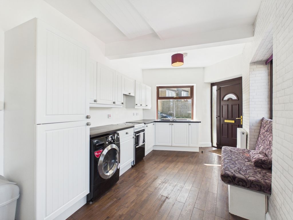 Property photo 2 of 10 Cam02637G0-Pr0016-Still004