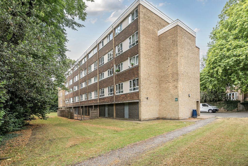Property photo 1 of 12 1325224-3-687E37d...