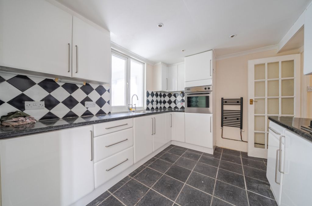 Property photo 3 of 10 1378708-8-690Ddd7E6cd80