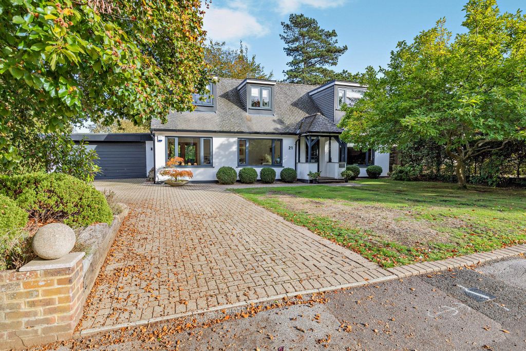 Property photo 1 of 21 Front