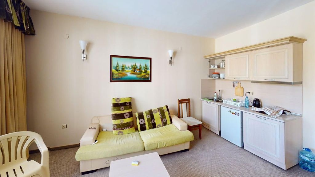 Property photo 3 of 21