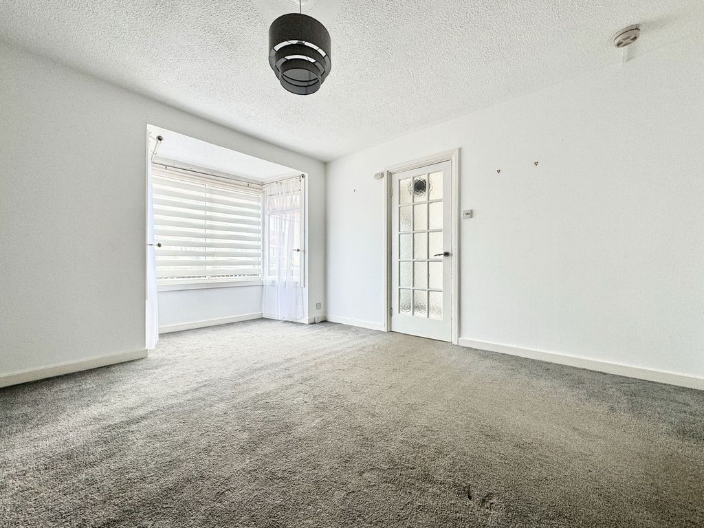 Property photo 3 of 30
